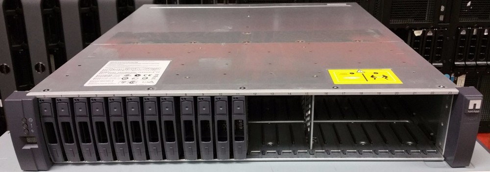 NetApp DS2246 Disk Array Shelf with 12x Caddies, 2x IOM6 Controllers, 2x PSU