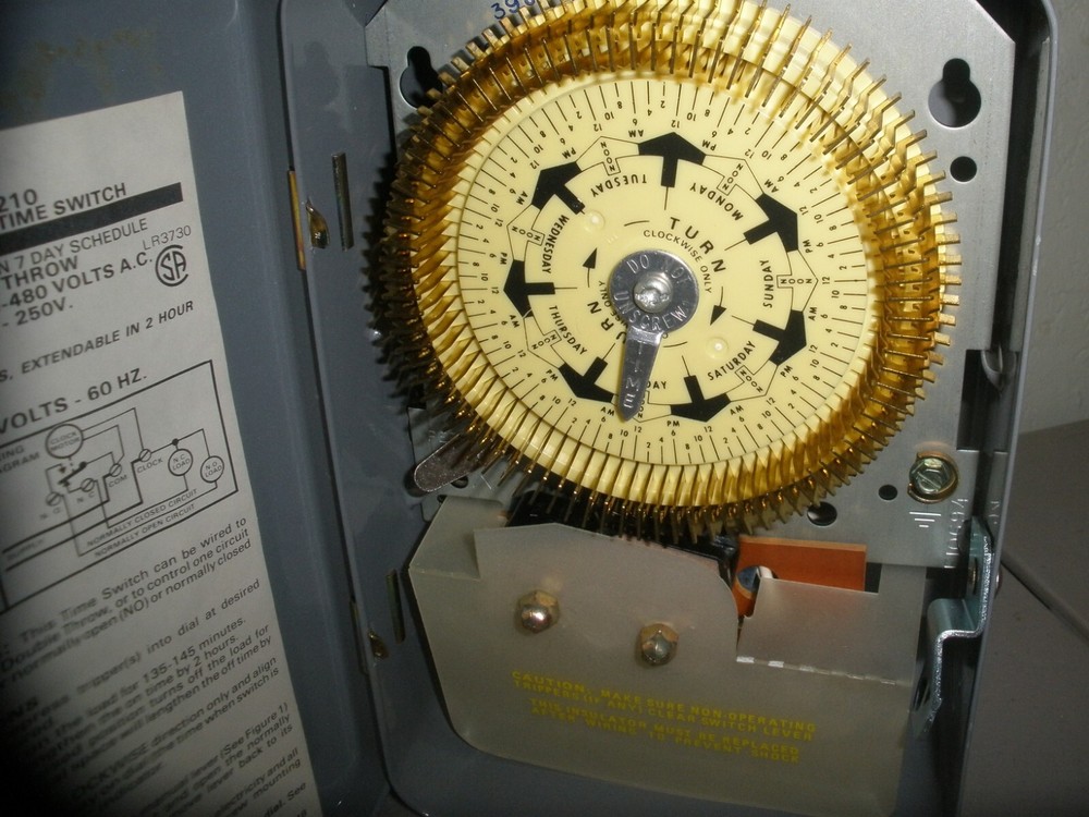 DAYTON 2A210 7-DAY TIME SWITCH