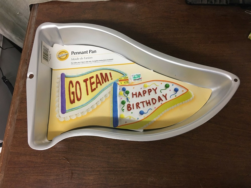 Wilton Pennant Cake Pan 2007 Unused