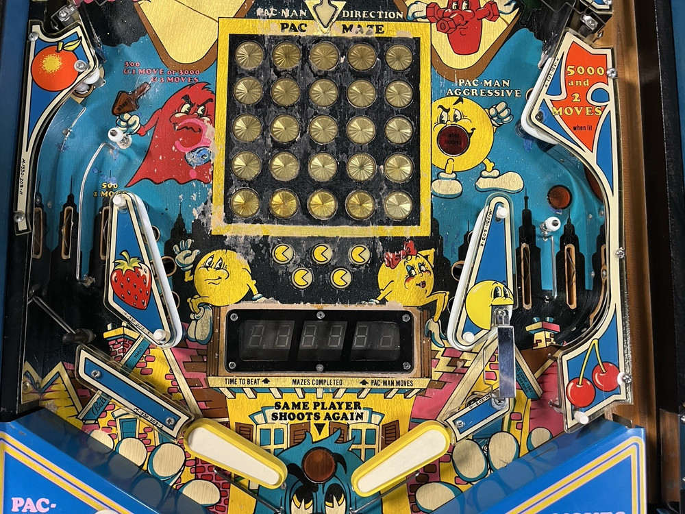 1982 BALLY MR AND MRS PACMAN PINBALL MACHINE PROF TECHS PLAYS GREAT