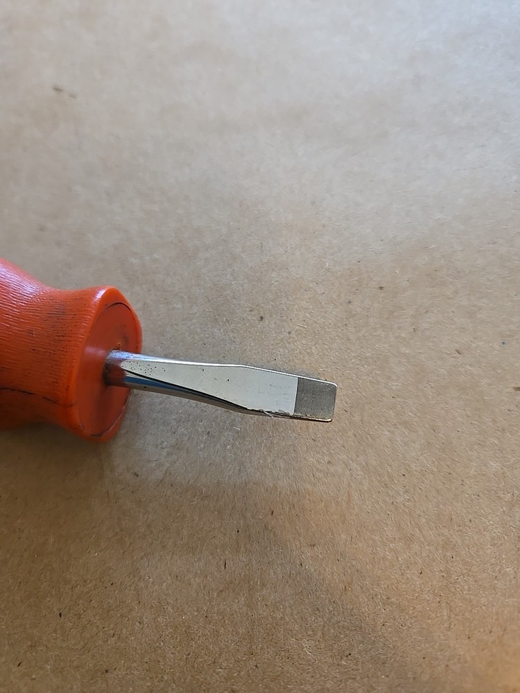 Mac Tools Flat Tip Stubby Screwdriver Red Hard Handle PNR1AR