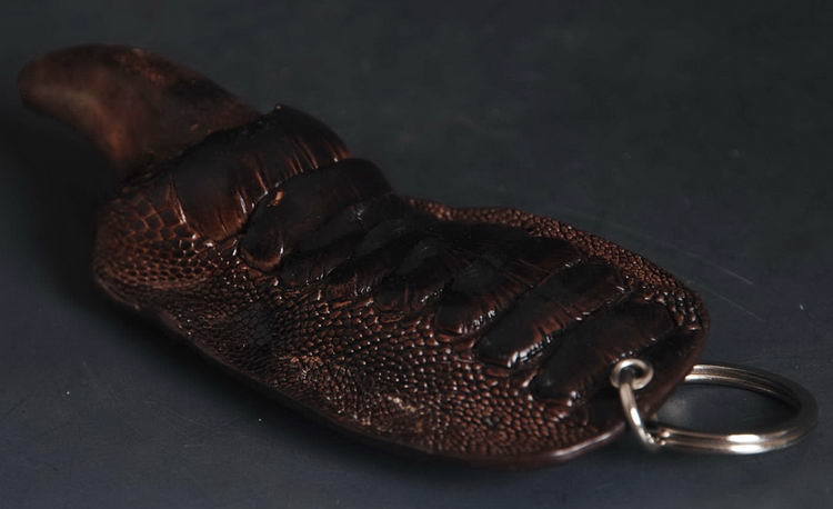 Artificial rearing Ostrich paw Chain