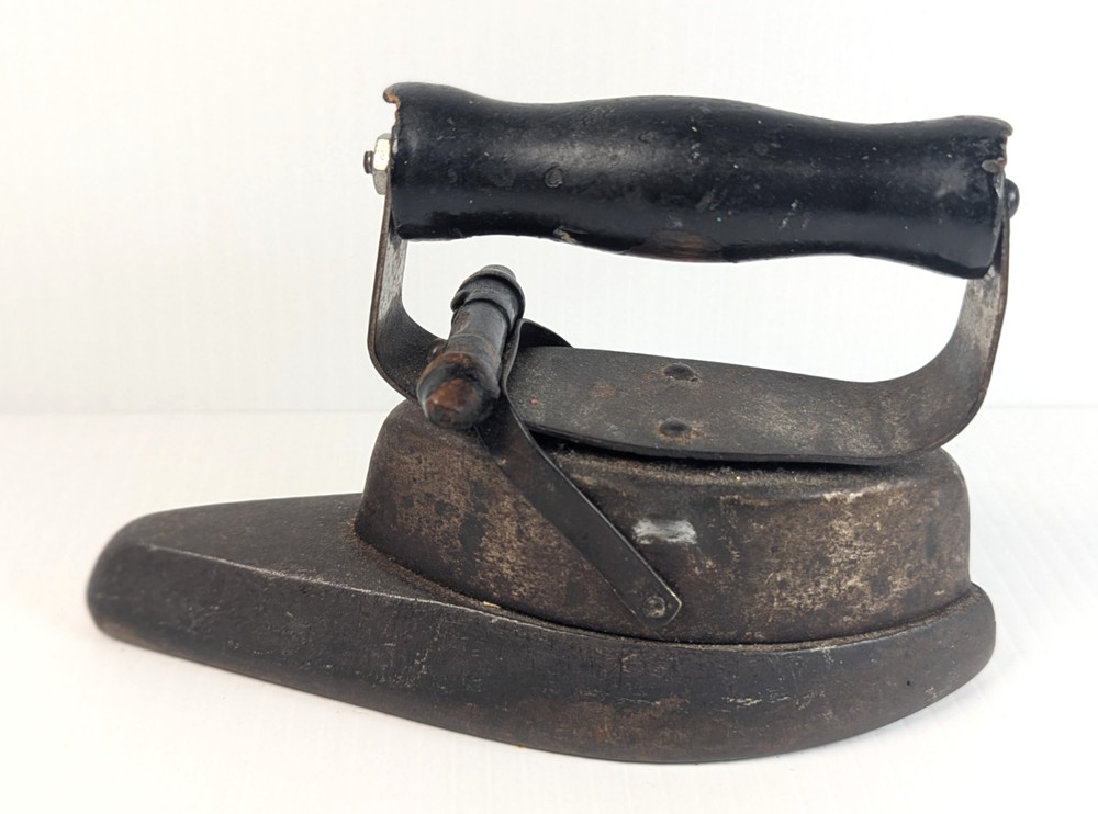 Antique Asbestos Sad Iron with Handle Release