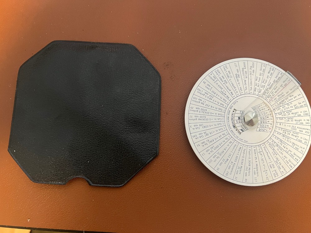 VINTAGE CONCISE WHITE CIRCULAR SLIDE RULE NO 320 W/CASE