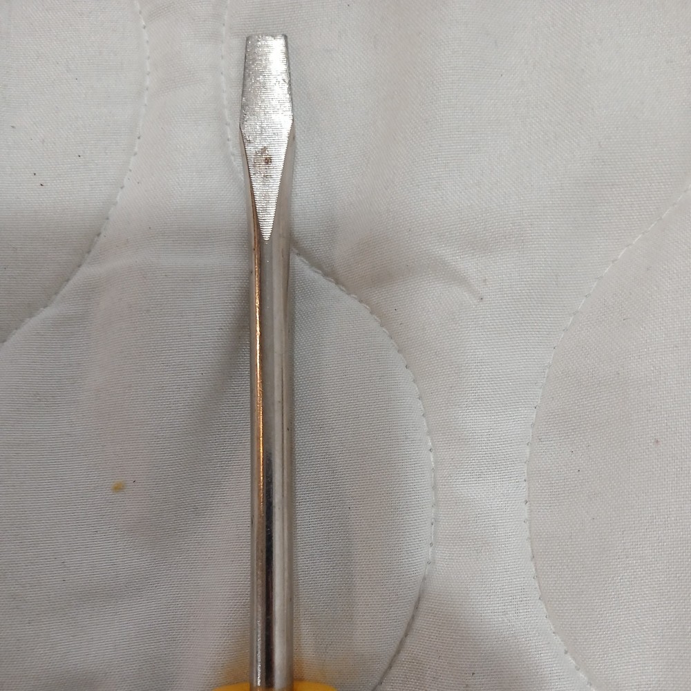 SCREWDRIVER - FLAT TIP - STANLEY