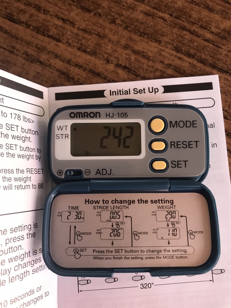 Omron - Digital Pedometer - HJ-105 - Step/Calorie Counter - OPEN ITEM
