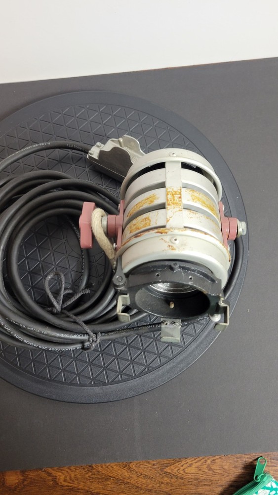 Mole Richardson Type 3101 Molequartz InBetweenie Solarspot Tested