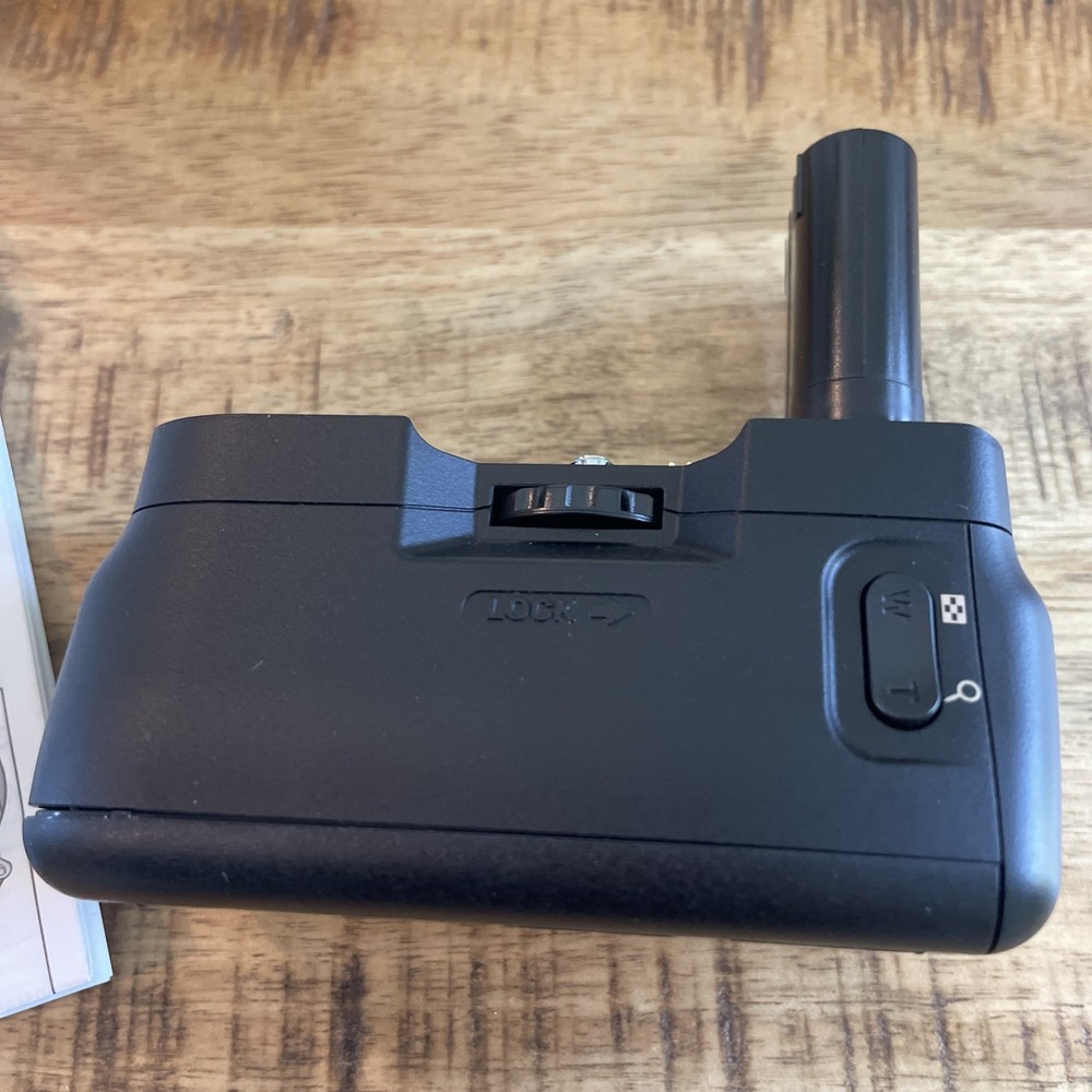 Nikon MB-E5000 AA Battery Pack Grip