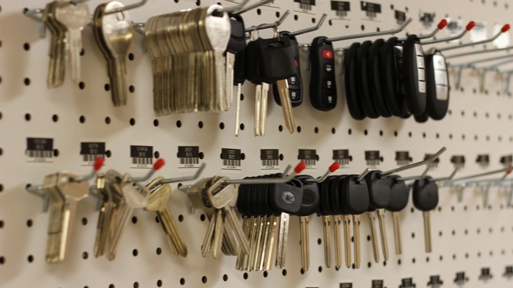 N001-N200 Replacement keys for Thule roof rack, Cut to Code Licensed Locksmith.