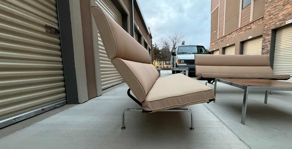 Charles and Ray Eames for Herman Miller in 1954 Sofa Compact designe