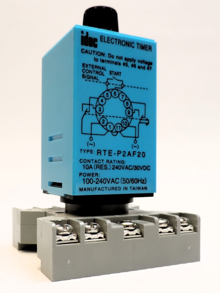 IDEC RTE-P2AF20 Analog Timer & Surface Mount Socket