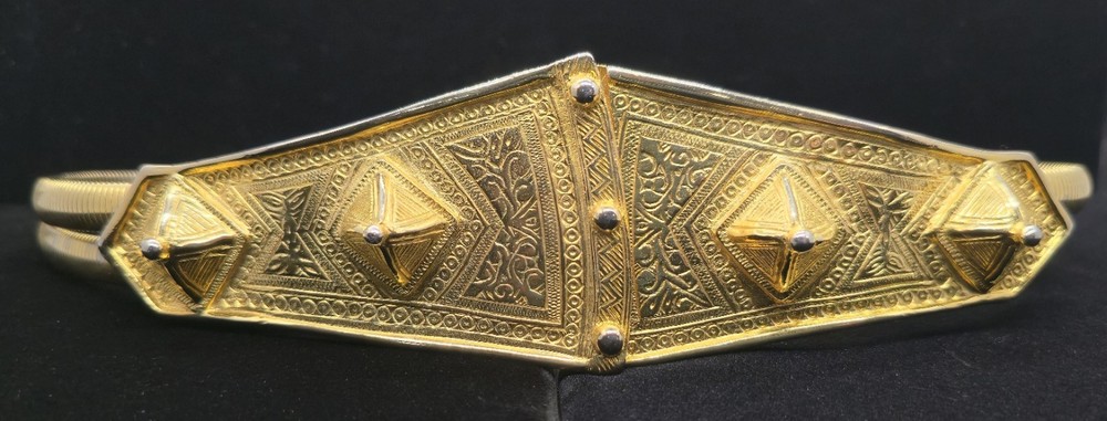 Vtg Signed Accessocraft Gold Tone Shield Stretch Chain Belt