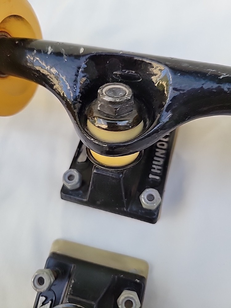 Thunder Trucks Cast Medium Profile + spitfire 61 mm wheels