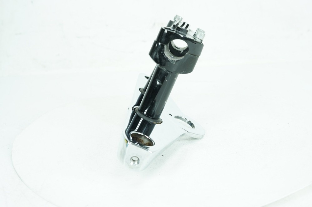 2007 Harley Softail FXSTC Custom OEM Front Fork Upper Triple Tree Clamps Risers