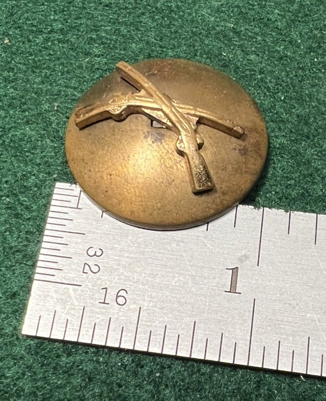 WW1 US Army Infantry Domed Collar Disc