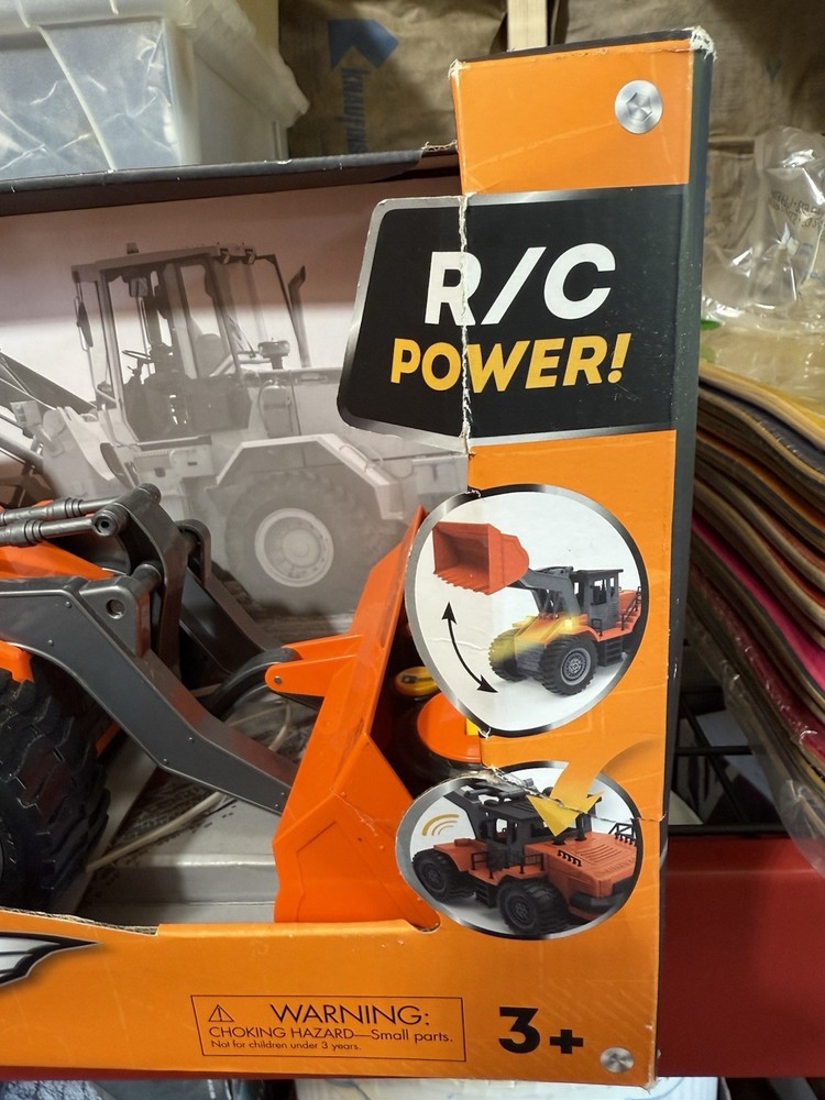 DRIVEN R/C FRONT END LOADER BY BA TTAT