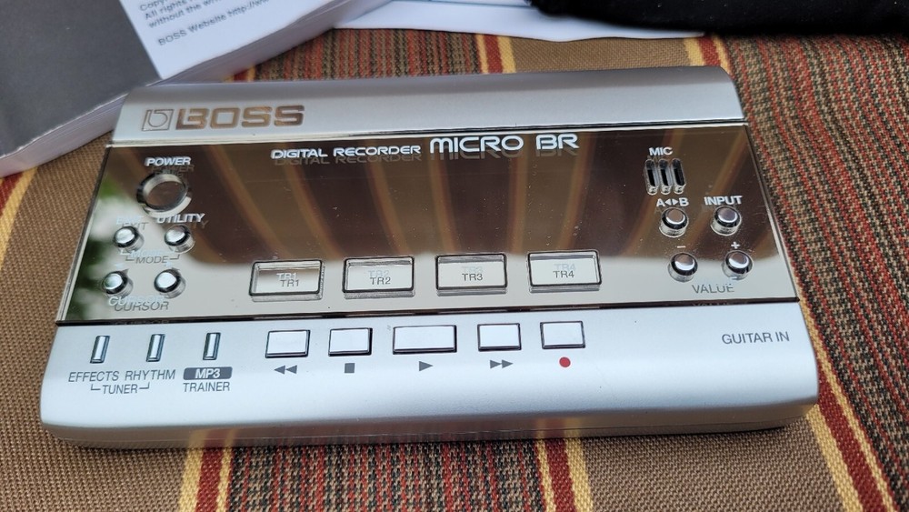 Boss Micro BR 4 Track Portable Digital Multitrack Digital Recorder MP3 NICE!
