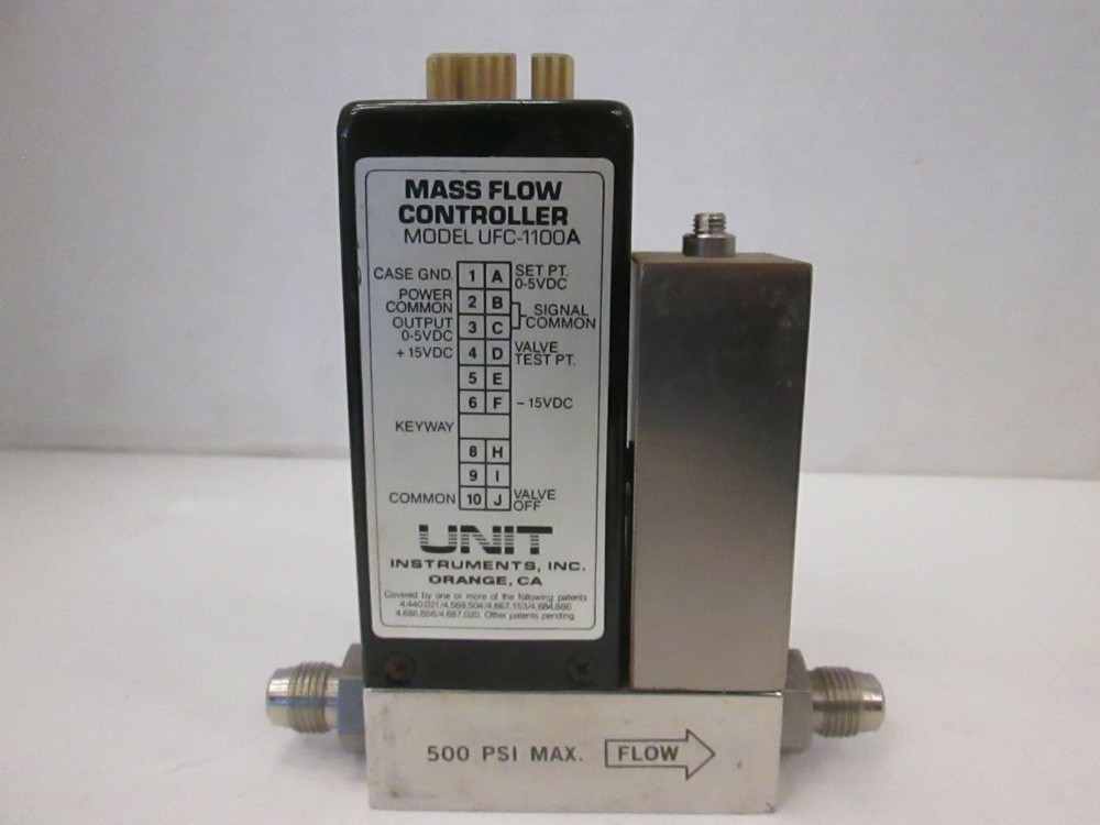 Unit UFC-1100, Mass Flow Controller, 500 SCCM, HCL, Used