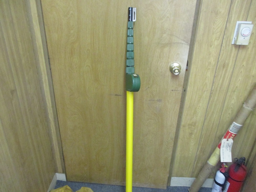 LIETZ DIGITAL MEASURING POLE W/CASE