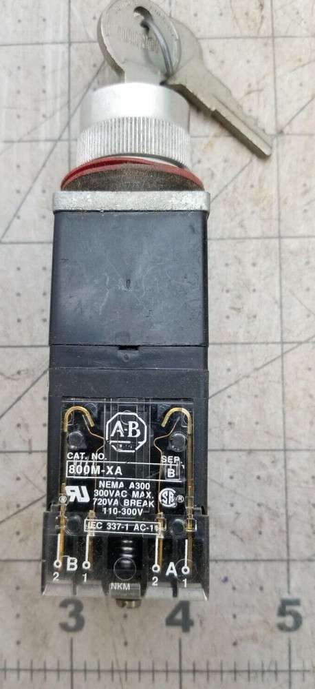 Allen Bradley 800MR-H32B Key Selector Switch Tested Working Pull [C4B3]