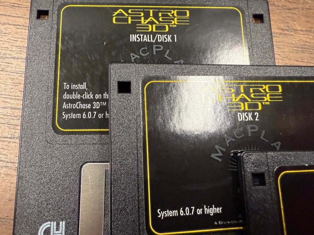 Vintage Macintosh software : Astro Chase 3D - Manual and Software