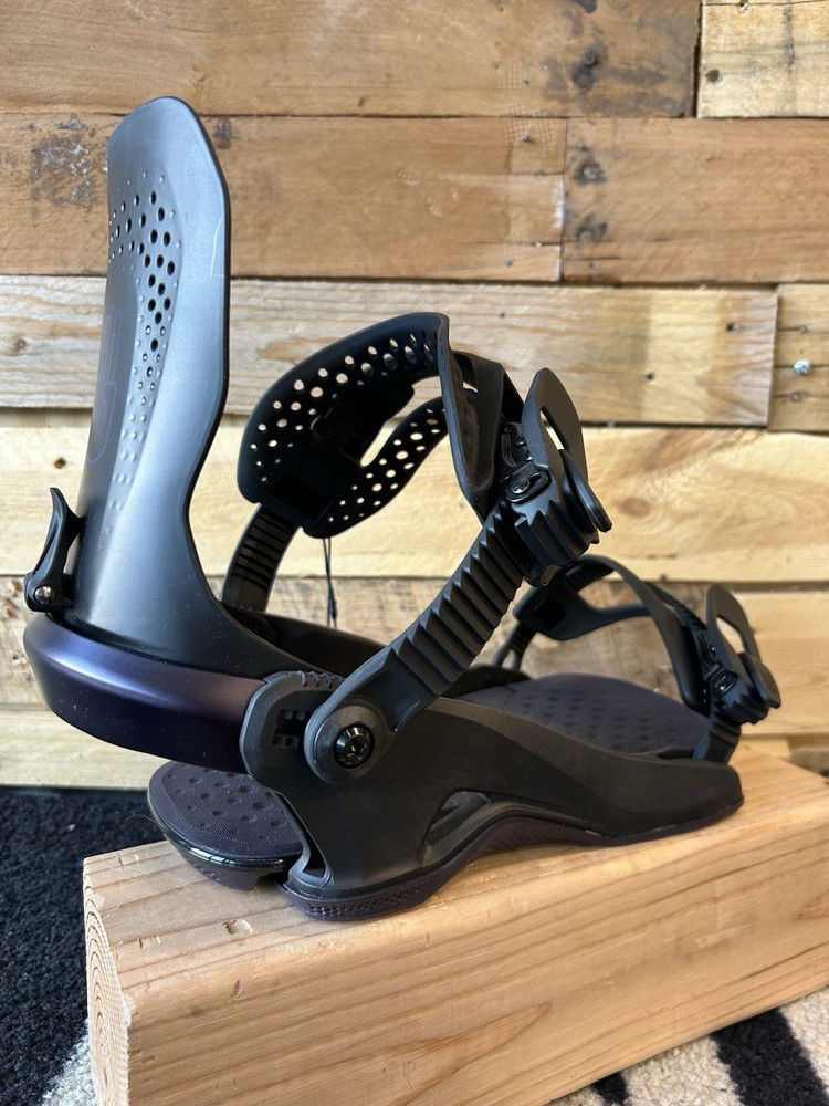 Batelon Gata Snowboard Binding