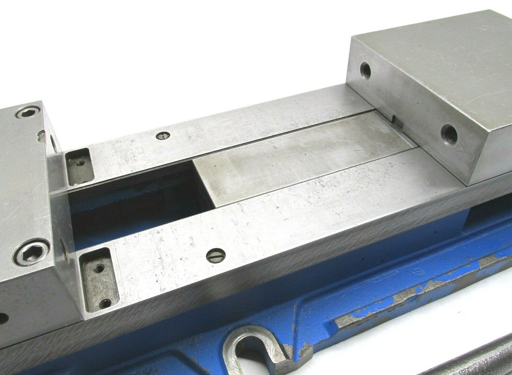 NICE! KURT 6" ANGLOCK MILLING MACHINE VISE w/ HANDLE