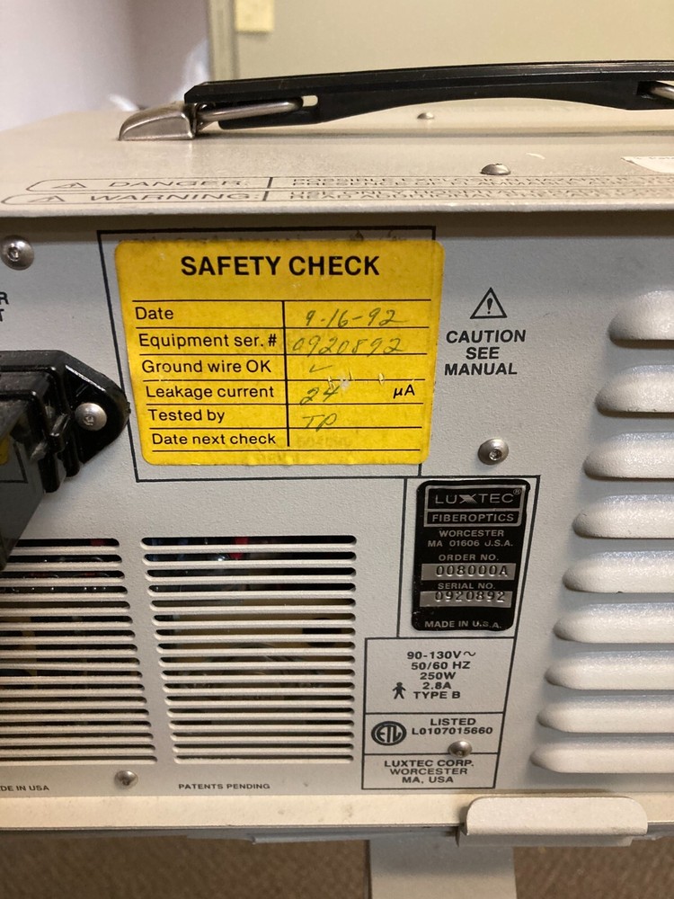 LUXTEC FIBEROPTICS ACO Series 8000 Light Source & Head Lamp Light Source