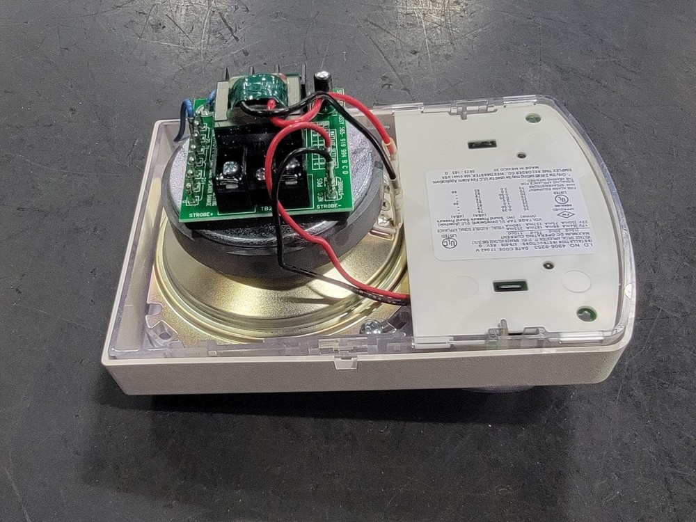 SURPLUS NEW Simplex Time Recorder Co. 4906-9253 TrueAlert Speaker Strobe