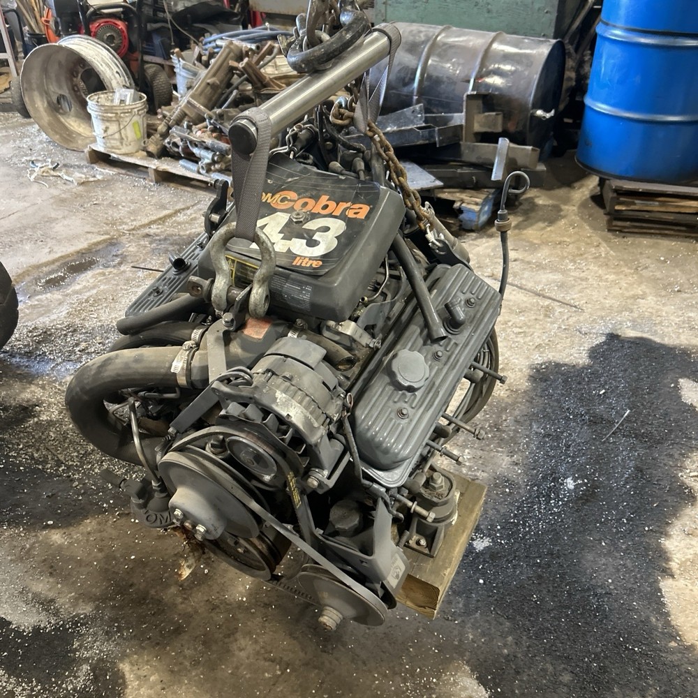 OMC 4.3 Cobra Boat Engine