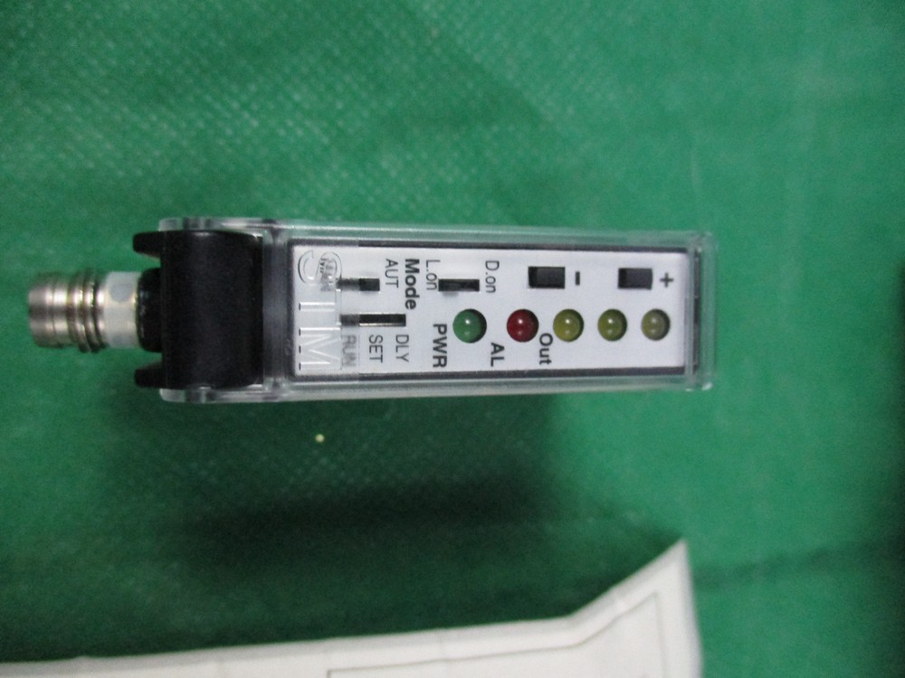 STM V8-BP-03 DIGITAL AMPLIFIER SENSOR NEW IN BOX
