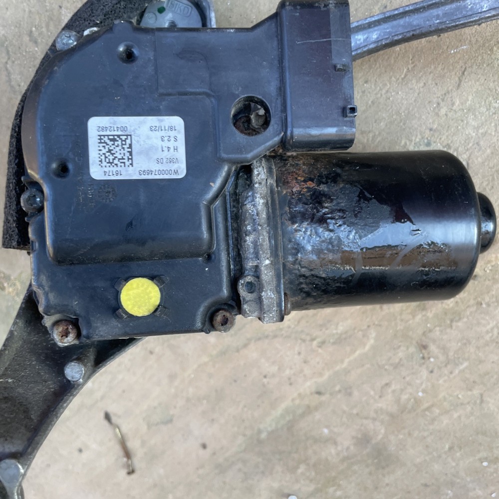 Transit Custom drivers ￼Side Windscreen Motor