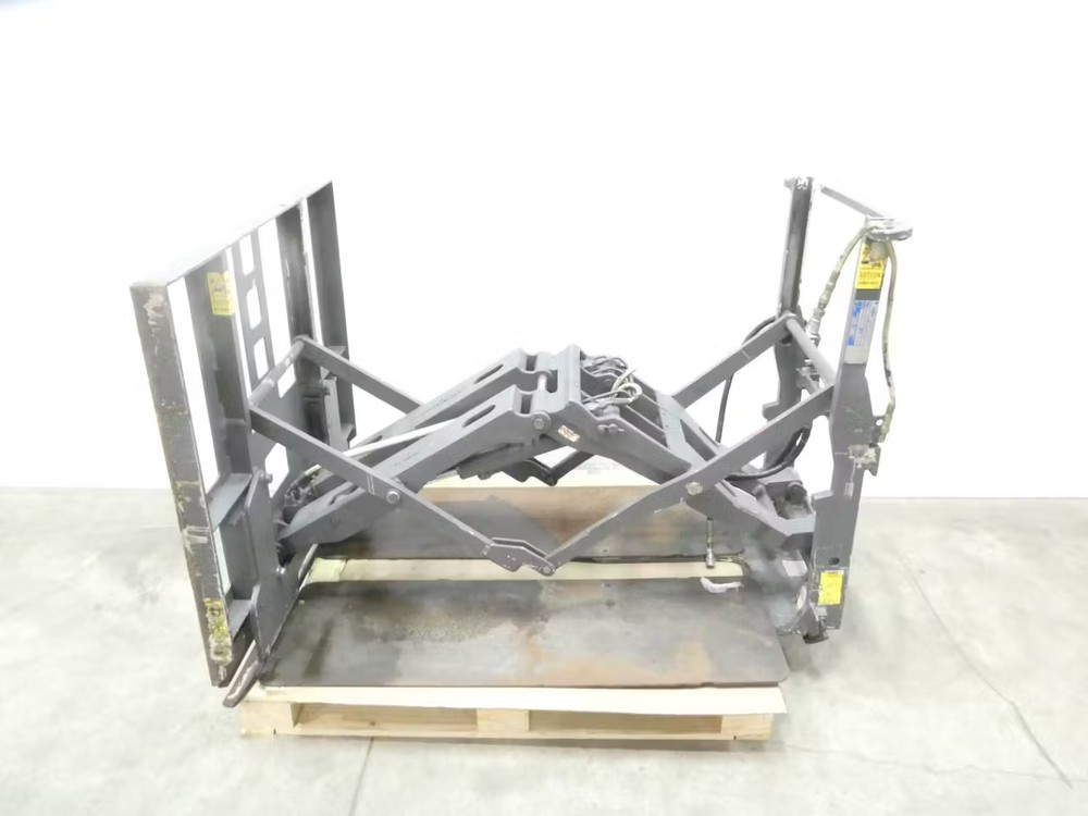 Cascade 35E-QPB-178 Push/pull Palletless Slipsheet Forklift Attachment