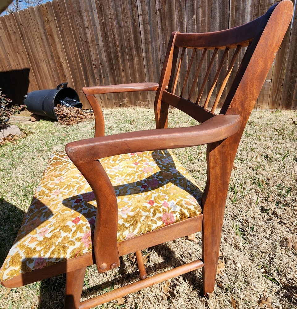 MCM Craddock Refinished Walnut Scissor Leg Table and 6 Chairs