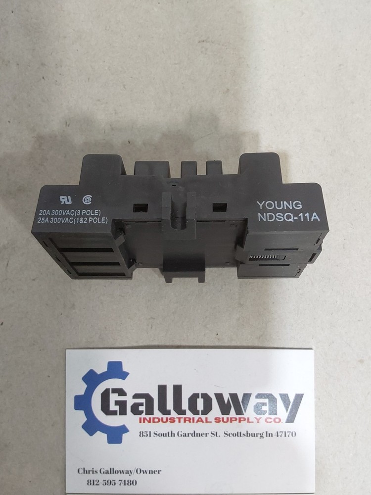 Young NDSQ-11A Relay Socket NDSQ11A USED