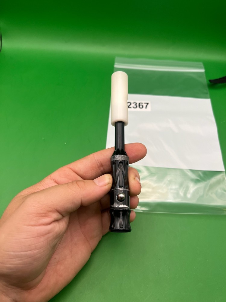 Autococker Bolt