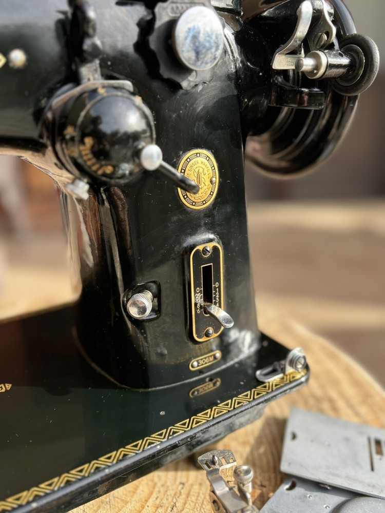 SINGER 306 sewing Machine