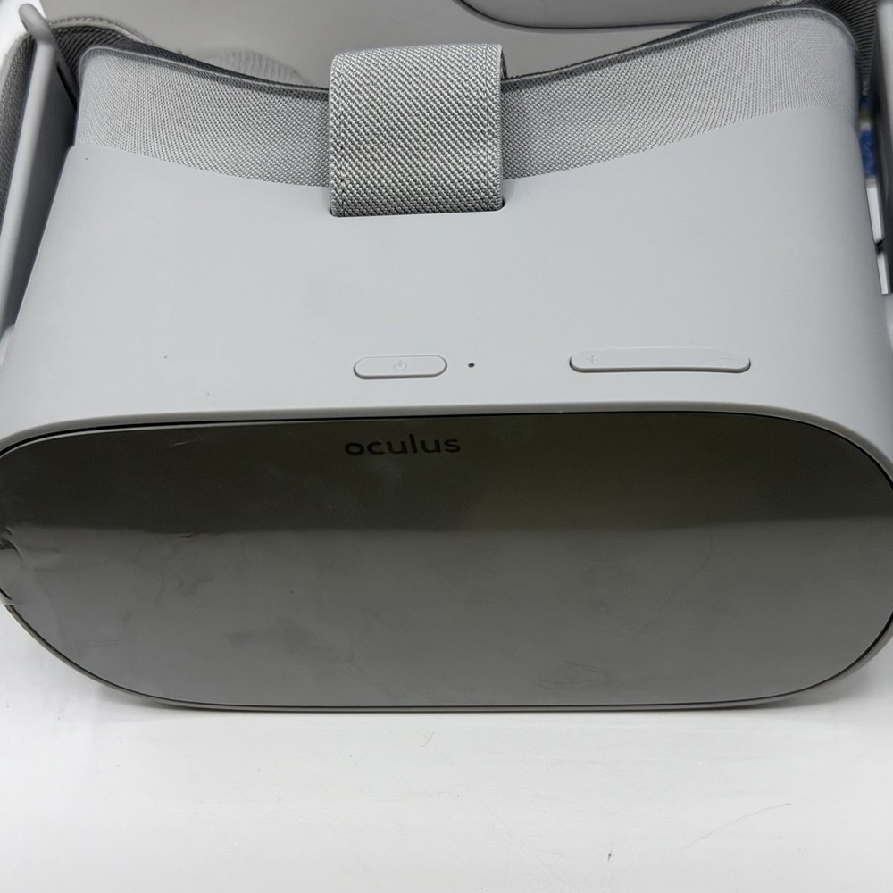 Oculus Go Virtual Reality Headset 32GB Standalone VR Headset Complete In Box