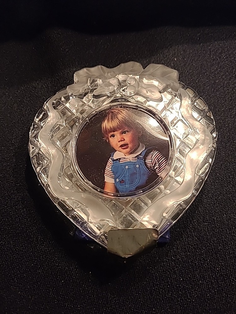 Mikasa Christmas Heart Shaped Small Frame