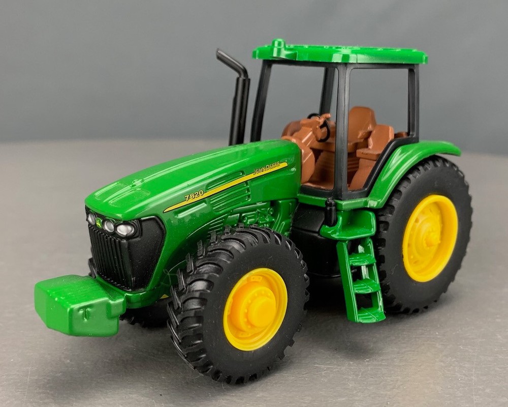 Diecast John Deere 7820 Tractor D136