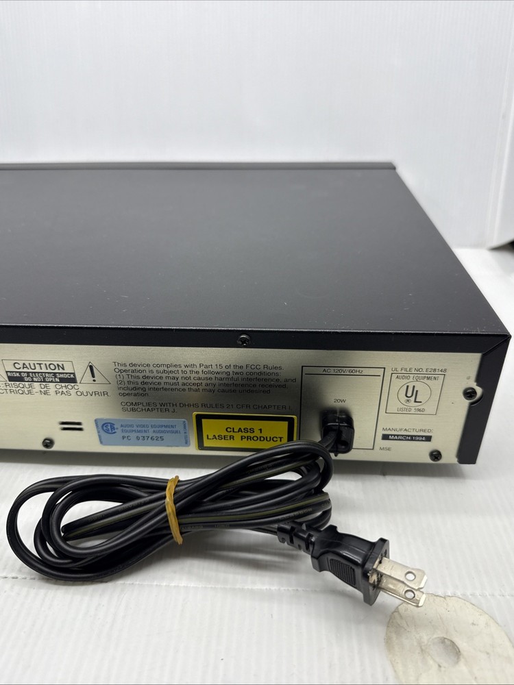 HARMAN KARDON HD7325 COMPACT DISC CD PLAYER - NO REMOTE - TESTED