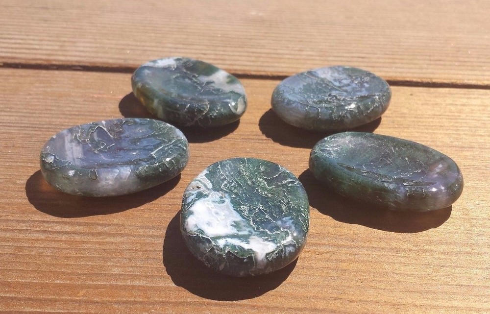 NATURAL MOSS AGATE GEMSTONE WORRY STONE (ONE)