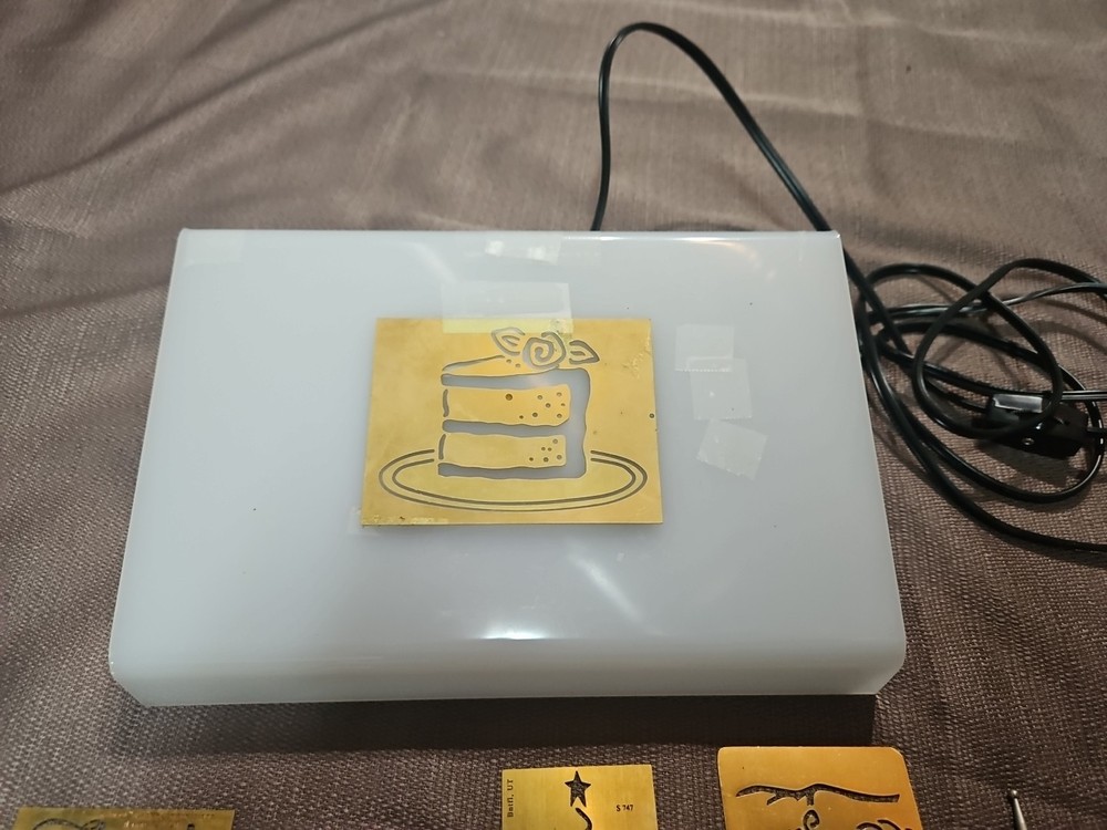 Embossing Light Table for 3D Image Creation and Paper Embossing