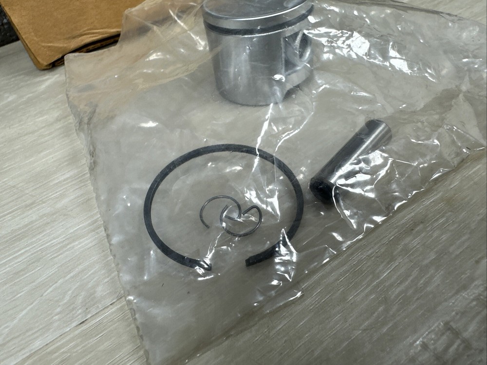 OEM Husqvarna 530069756 Trimmer Piston