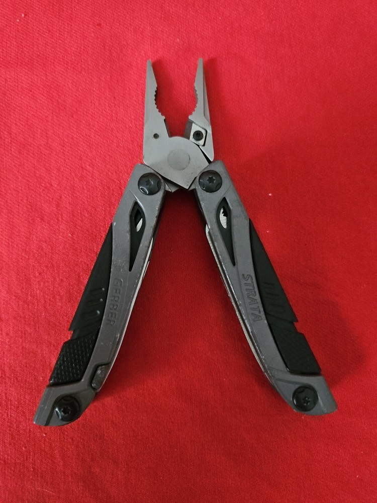 Gerber Strata multi-tool Excellent Condition With Case