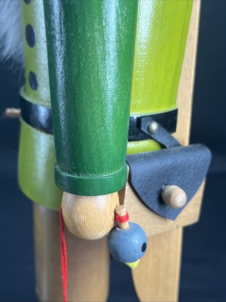 Nutcracker, Steinbach, The Hunter Read