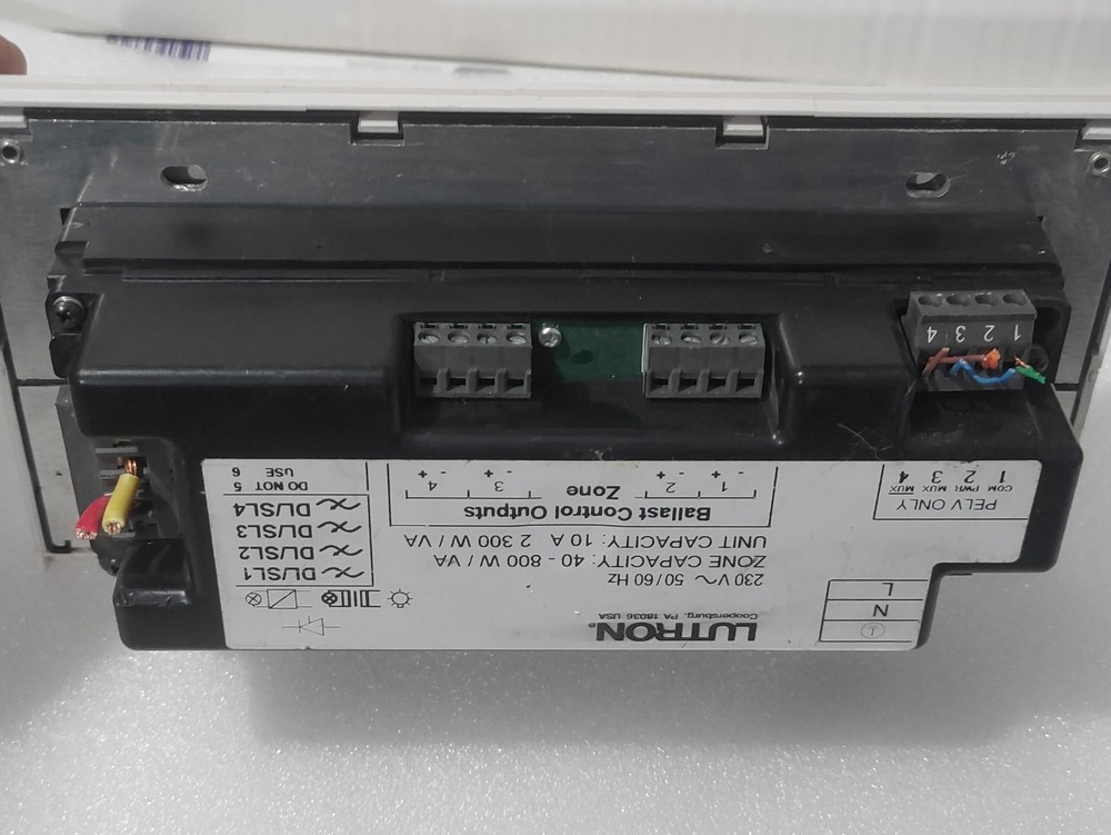 LUTRON GRAFIKintegrale 4 ZONE LIGHTING SCENE CONTROLLER 230V AC