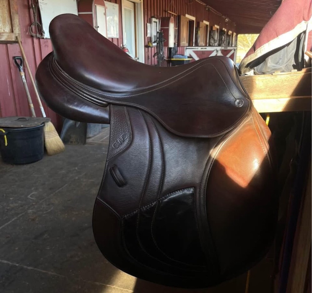 CWD Saddle 17 Excellent Condition
