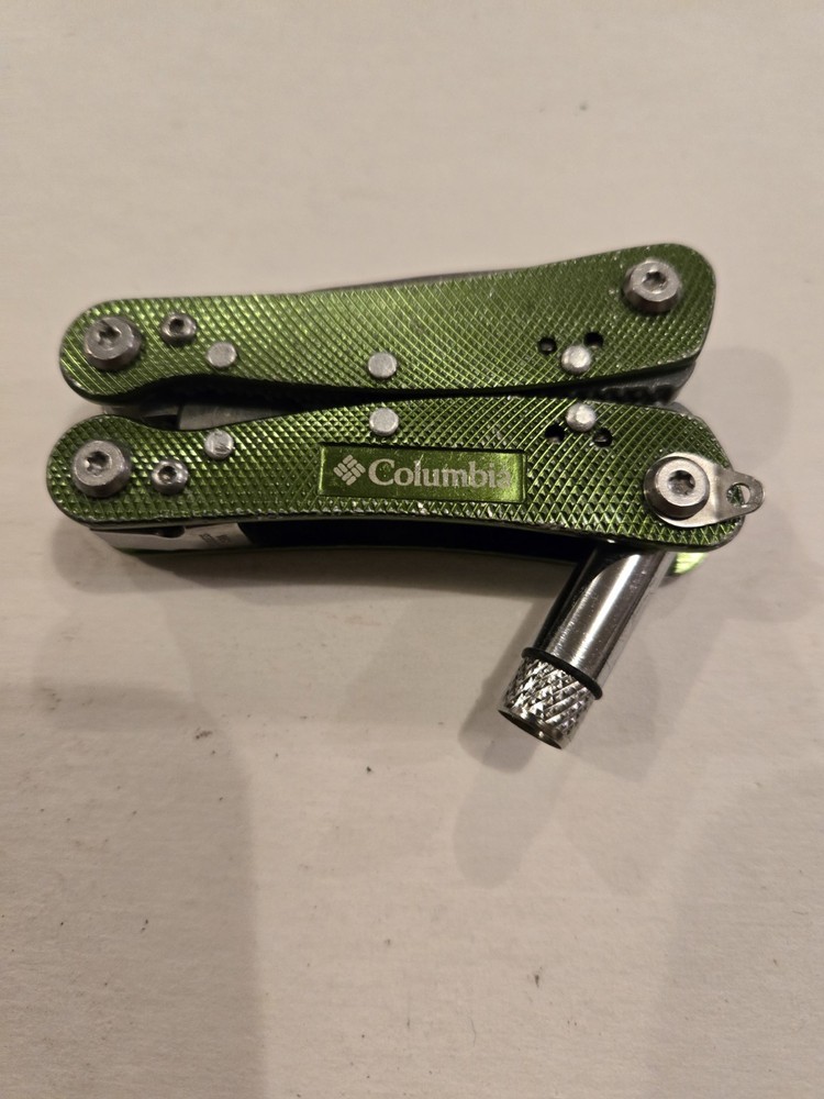 Columbia Key Chain Multi Tool With LED Light, Green