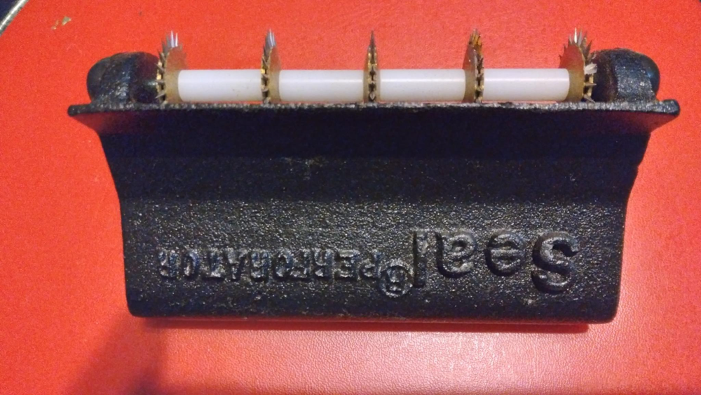 UFE-M1162 Seal Perforator 5 Wheel Tool